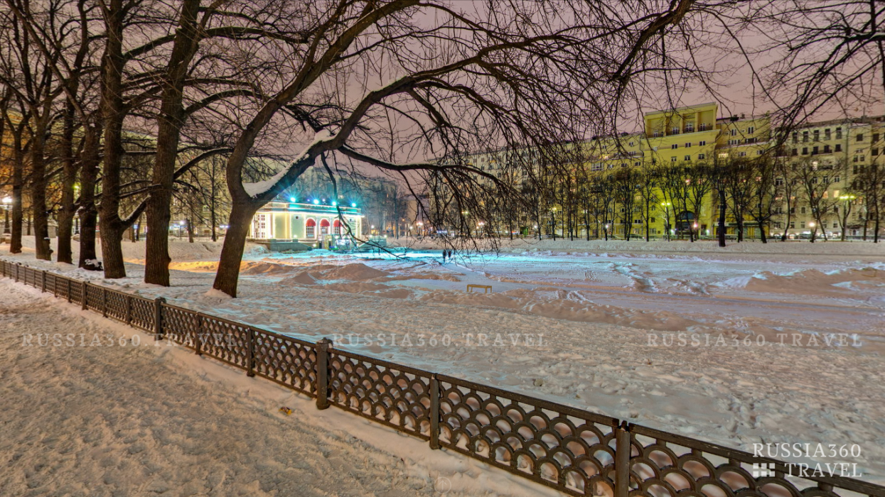 Патриаршие пруды в москве зимой